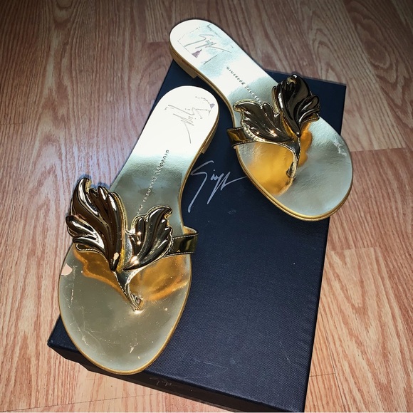 SELL BY 10/24/25 Giuseppe Zanotti Nuvorock Metallic Gold Wing Flat Thong Sandals - Picture 3 of 16